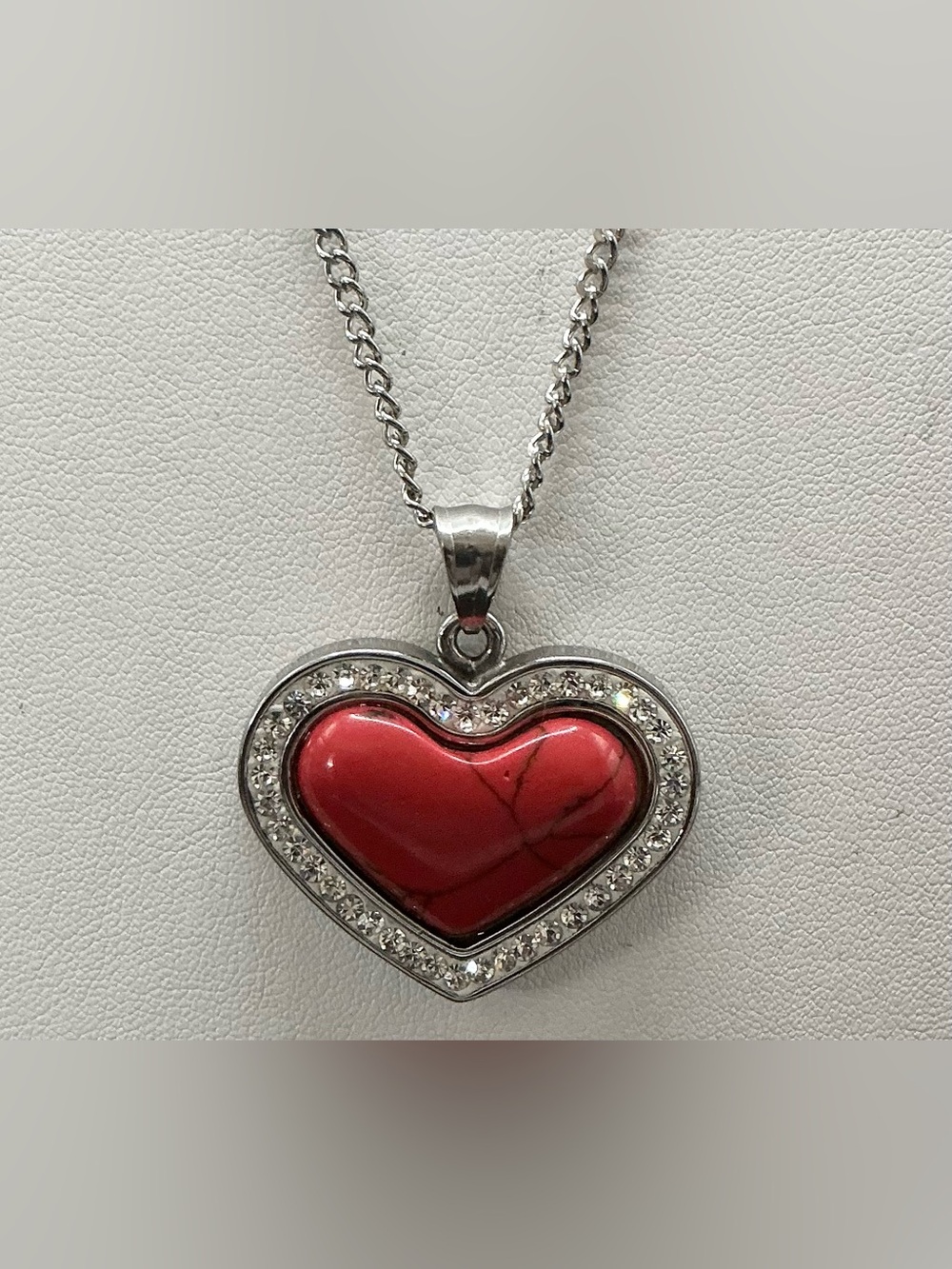 HEART PENDANT NECKLACE WITH RED FAUX TURQOISE AND RHINSTONE HALO WITH MIRRORED B
